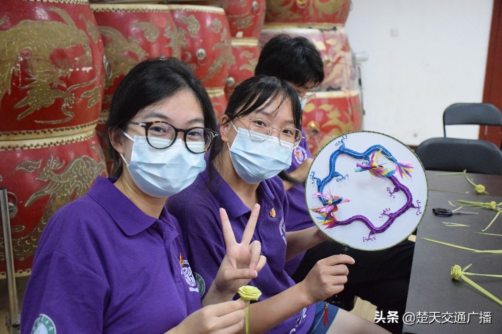 棕叶编出万千世界 JXF吉祥坊体育学子体验棕编非遗魅力